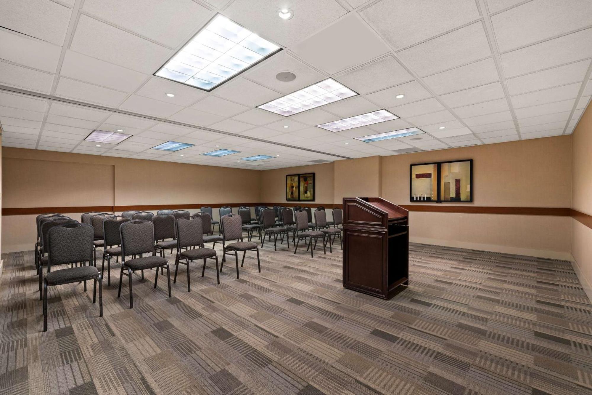 Best Western Plus Orangeville Inn & Suites Екстер'єр фото