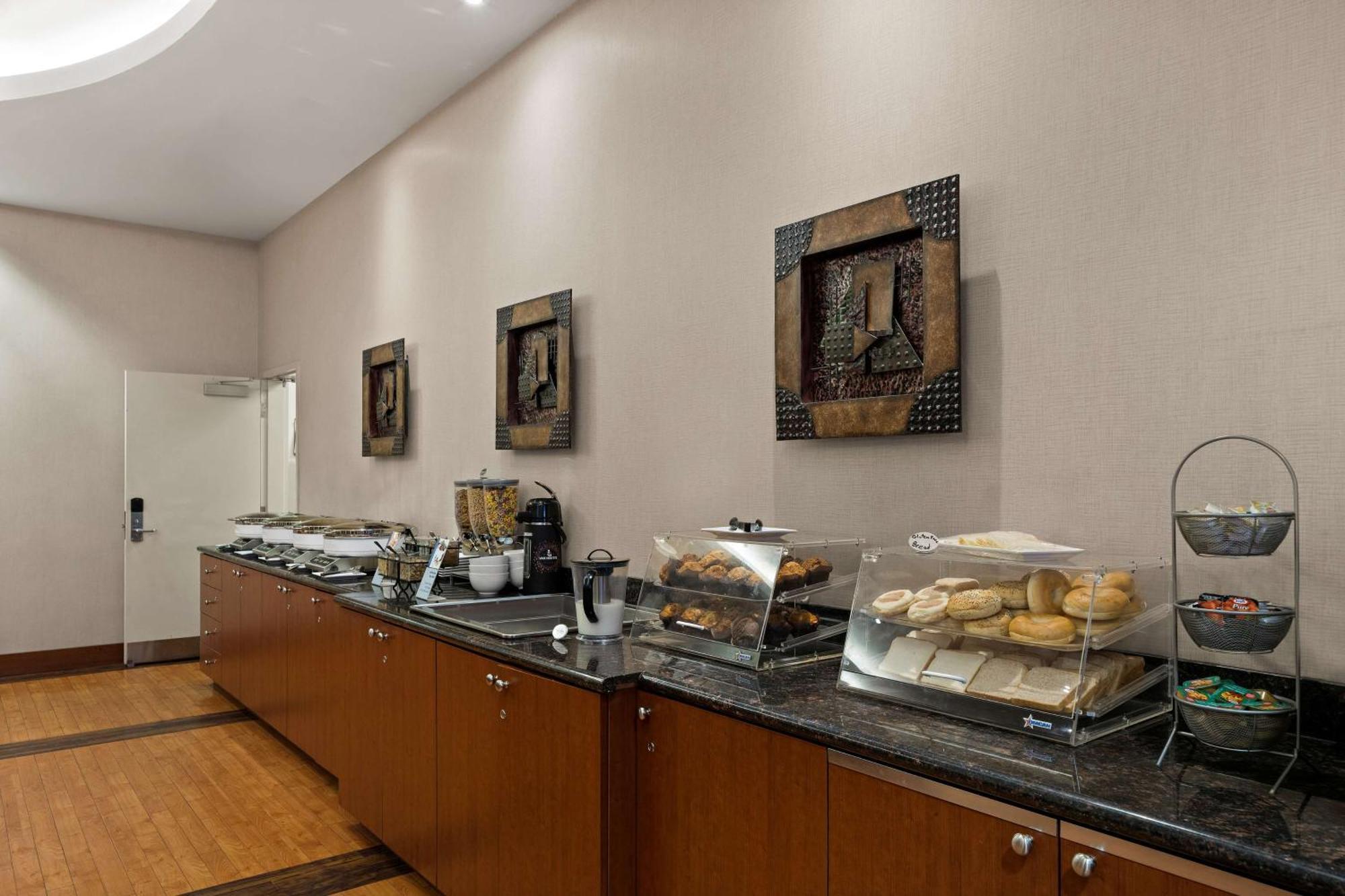 Best Western Plus Orangeville Inn & Suites Екстер'єр фото
