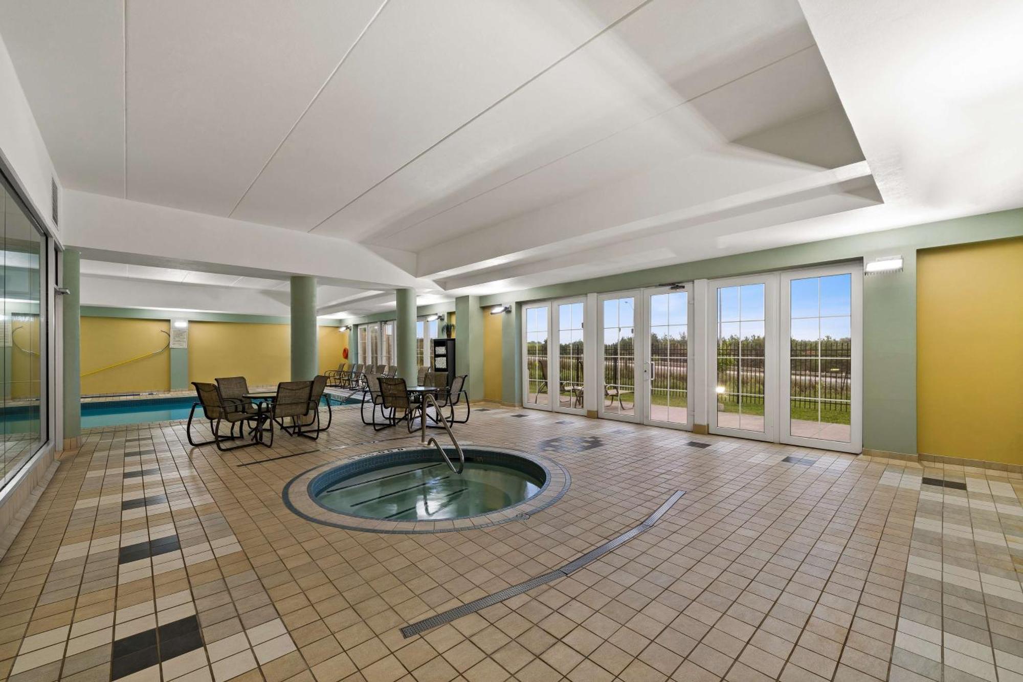 Best Western Plus Orangeville Inn & Suites Екстер'єр фото