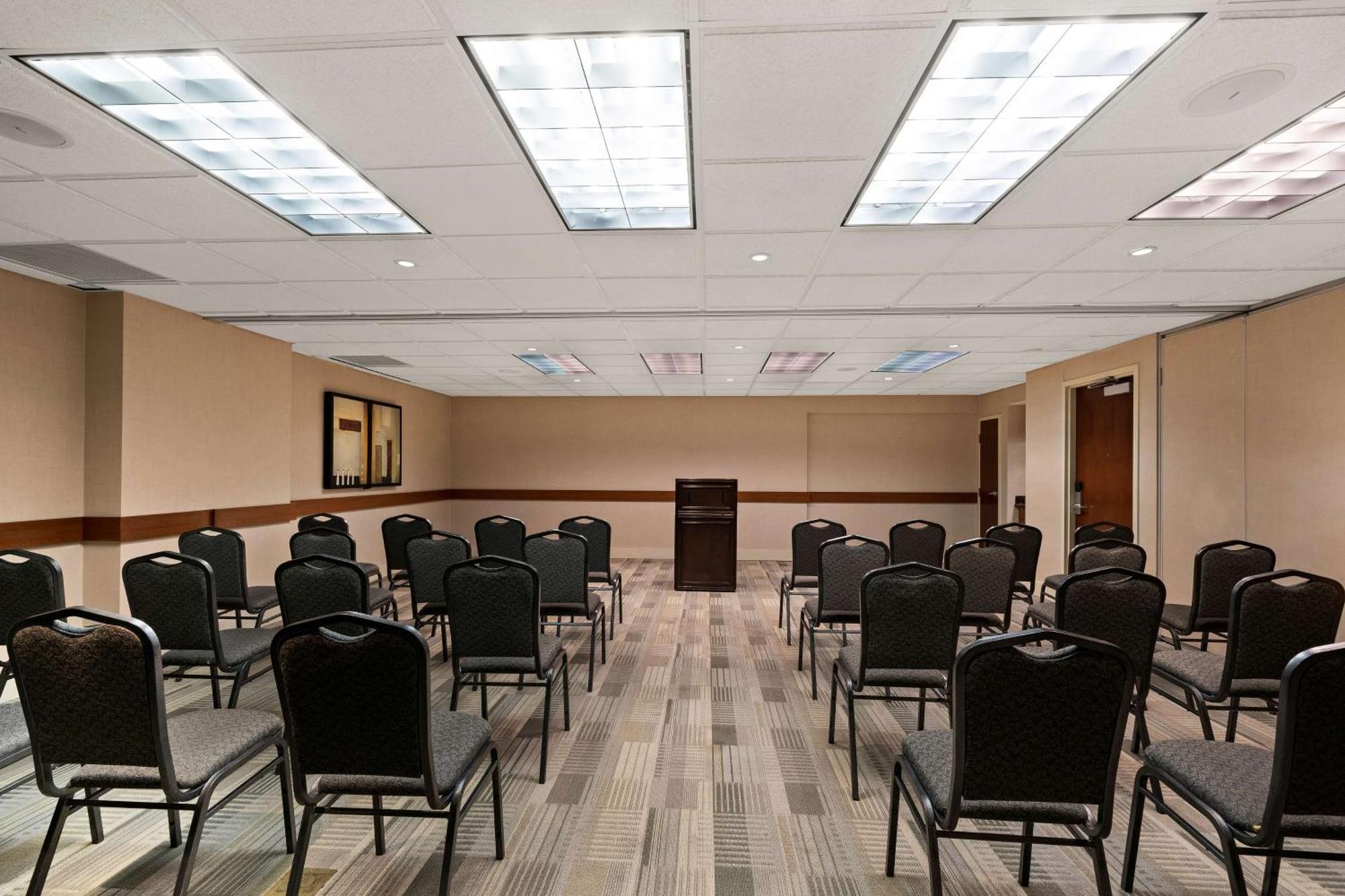 Best Western Plus Orangeville Inn & Suites Екстер'єр фото